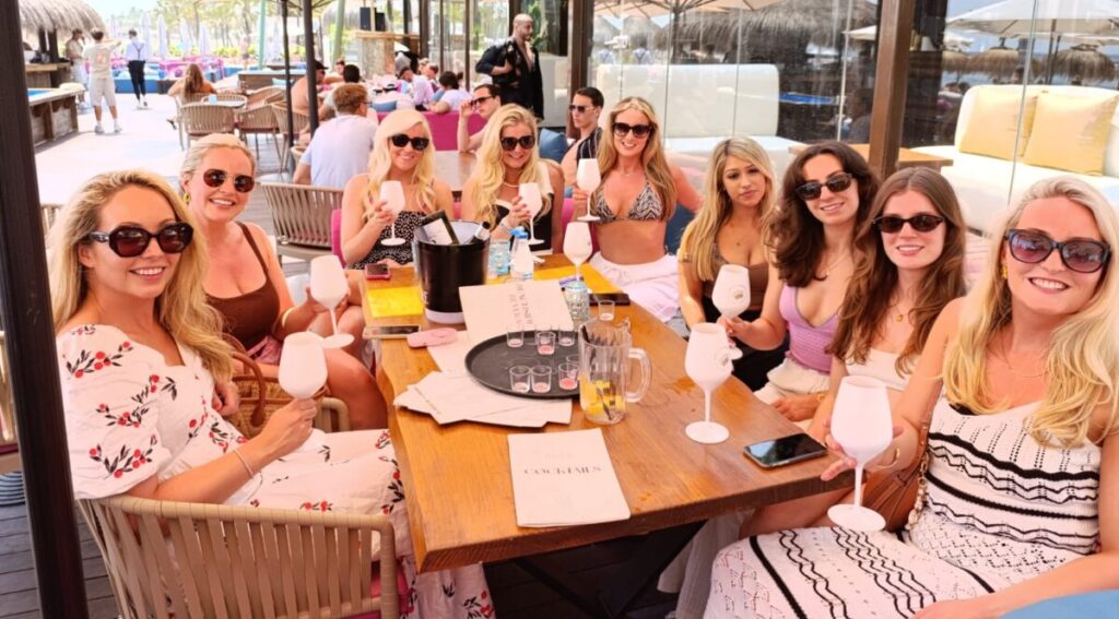Kova Beach Club: The game-changer in Puerto Banús' beach club scene.

