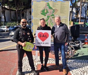 defibrillator in security cars