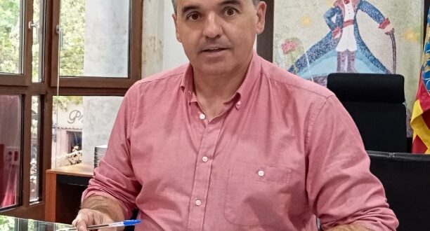 Mayor demands extra police to bring down 'narco' mafia gang accused of making threats and burning cars over shutdown cockfighting venue in Alicante area