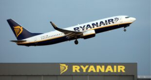 Ryanair apologises for nightmare flight from Ireland to Spain after passengers were forced to wait more than four hours on the tarmac due to weather delay - CSN