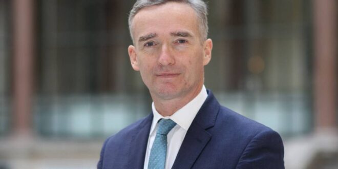 The new British Ambassador, Sir Alex Ellis, arrives in Spain - - CSN