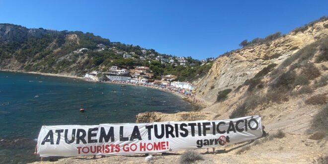 Anti-tourism’ movement arrives to Spain’s Costa Blanca: ‘Tourists go home’ banner is seen for the first time in resort popular with Brits
