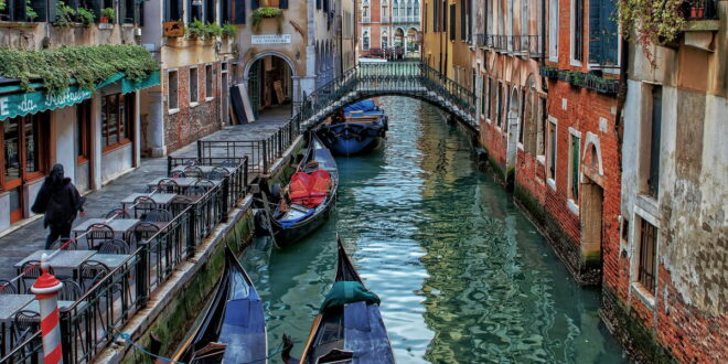 Gondoliers in Venice « Euro Weekly News - CSN