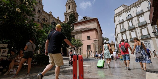 Bumper August for Costa del Sol hotels thanks to foreign tourists while domestic demand slackens
