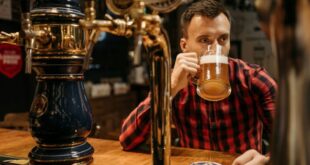 Pub-goer alarmed at a bar´s boost to drink 500 pints of ale for questionable prizes - CSN News