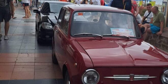 Vintage Car Madness Hits Torremolinos - CSN News