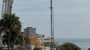 Car finally evicted from beach - CSN News