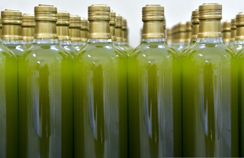 Spain is running worryingly low on extra virgin olive oil after drought and poor harvests, warn farmers - CSN News