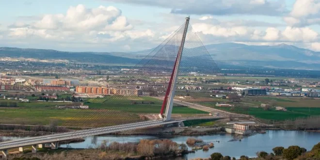 British daredevil, 24, plunges to his death in Spain while scaling off-limits bridge for a social media video - CSN