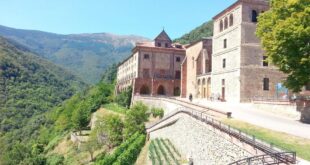 British hiker drops dead in front of wife and friends outside picturesque monastery in Spain - CSN