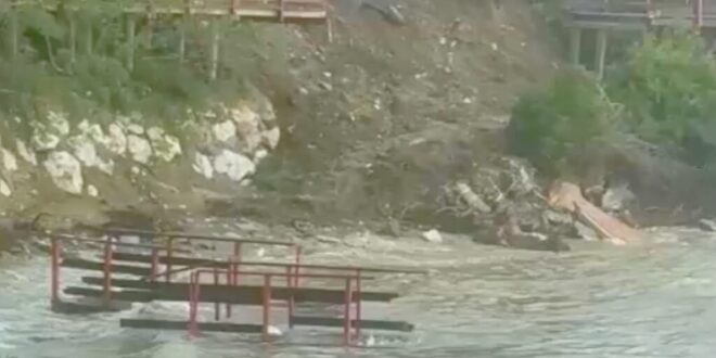Mijas boardwalk collapses - CSN News