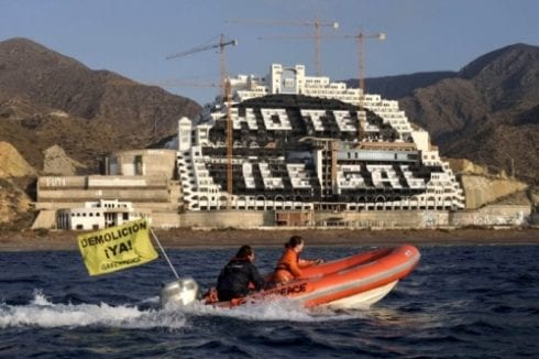 End of ‘El Horrible’: The 411-room illegal Algarrobico hotel in Almeria that could be demolished within months after 20 years of campaigning - CSN News
