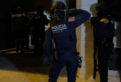 Spain launches crackdown on Chinese mafia: Police make 22 arrests in Catalunya