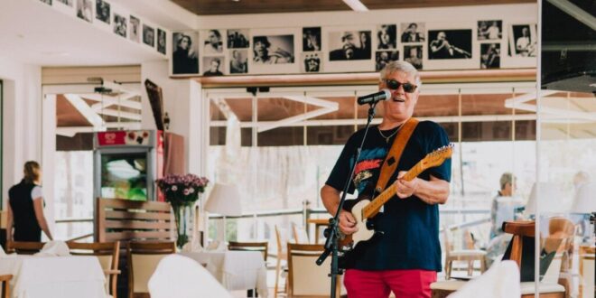 Rocking Johnny’s Live Aid Tribute gig for Valencia - CSN News