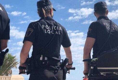 Young Costa Blanca cyclist goes berserk and attacks police officers after refusing to take a breath test