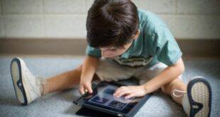 Spain told to slap warnings on smartphones and ban them for kids: New report warns of ‘serious public health issue’ - CSN News