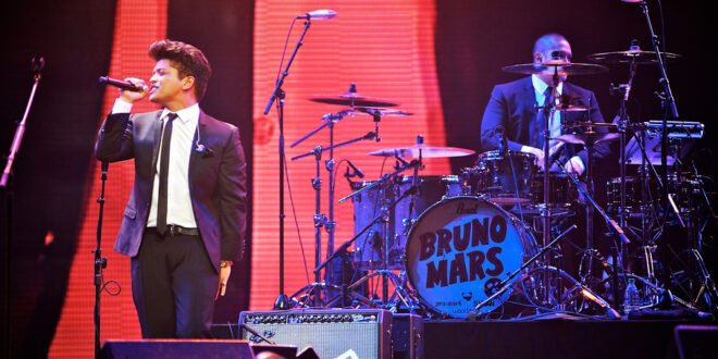 Legends Bar to light up Mijas with Bruno Mars and Shania Twain tribute - Costa News Spain