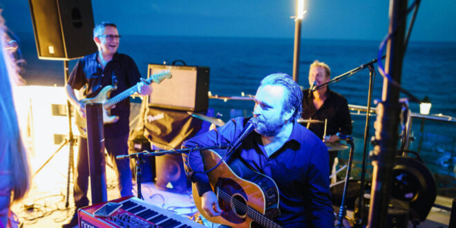 Monkey Tennis groove Bonnet Bar Fuengirola - Costa News Spain