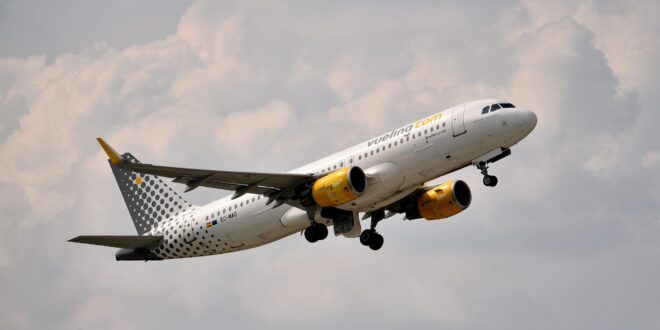 Spanish couple receive €1,700 compensation after overbooked and cancelled flights - CSN
