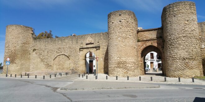 Remodelling the Barrio: Iconic plaza in Andalucian town of Ronda to get facelift - CSN