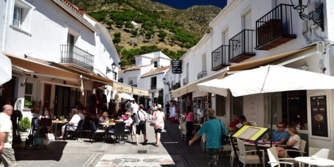 Costa del Sol bar terraces increase tourism by 50 percent - Costa News Spain