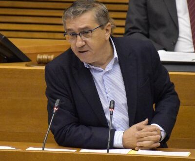 Parents will decide over main language for school lessons in Valencia with choice between Spanish and regional Valenciano - CSN News