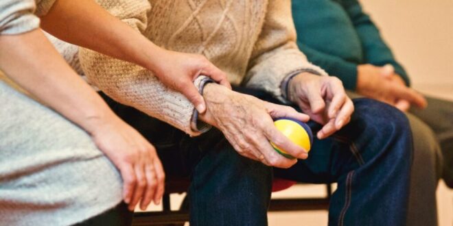 1 in 3 workers in elderly nursing homes have mental health problems - CSN News