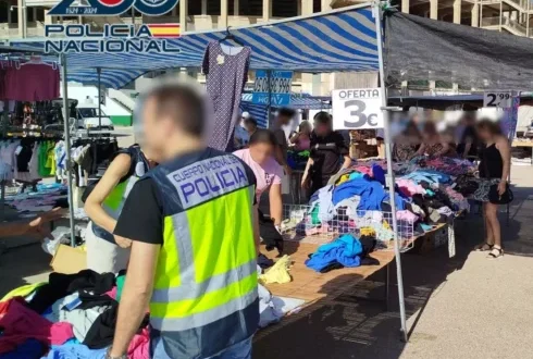 Delivery drivers stole €1m of clothes from Spain’s top fashion retailer to sell cut-price sales to markets and warehouses