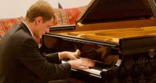 Pianist Sergey Belyavsky, a ‘beast on a keyboard’ - Costa News Spain