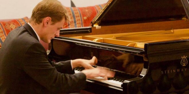 Pianist Sergey Belyavsky, a ‘beast on a keyboard’ - Costa News Spain