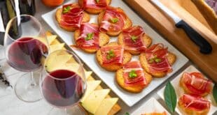 Social Tapas night Fuengirola: Knowledge and flavour with amigos. - Costa News Spain