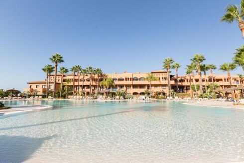 Exclusive: Spain forks out €2million to house migrants at plush Costa del Sol hotel - CSN News