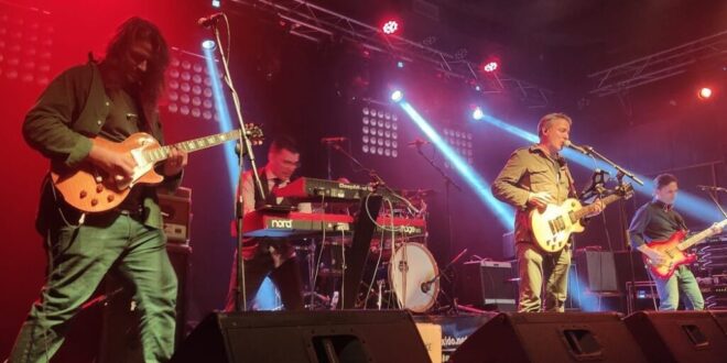 Vibrant rock from Señor Torrance, Fuengirola - Costa News Spain