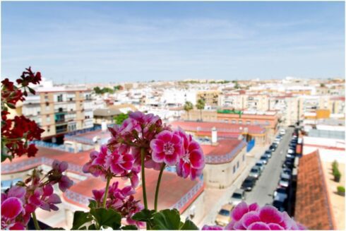 Want to move to Sevilla? These are the two best towns for families, according to AI - CSN News