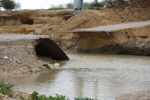 Valencia weather latest: Mass school and road closures due to heavy rain and flooding – as orange alerts are extended to Thursday - CSN News