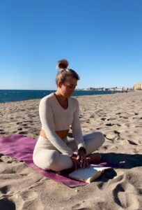 Wellness workshop with yoga and mindful eating - Costa News Spain