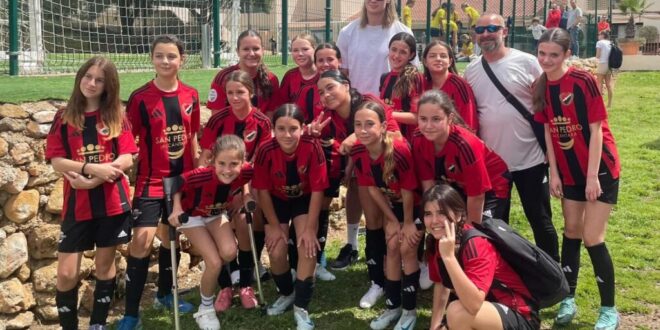 Erling Haaland drops in on UD San Pedro kids