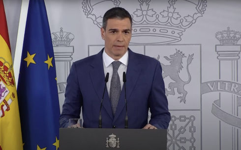 Spanish Prime Minister Pedro Sanchez refuses to speculate on cause of the unprecedented blackout and urges the public to behave ‘responsibly’ - CSN