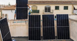 Solar panels might not work during blackouts - CSN News