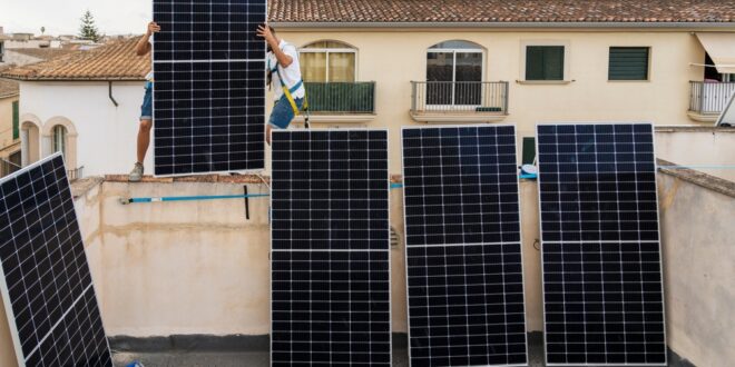 Solar panels might not work during blackouts - CSN News