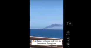 A boat catches fire off the coast of Fuengirola