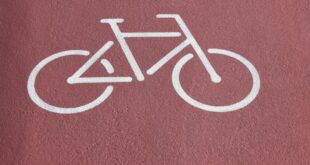 New Cycling Rules in 2025: Do cyclists in Spain have to follow the law?  14 things to know