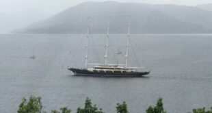 Giant sailing yacht stuns onlookers as it docks in Malaga