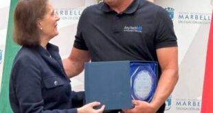 GUIRI ARMY: Half dozen fabulous foreigners are recognised during Europe Day celebrations in Marbella