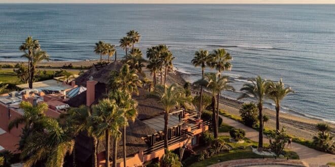 Rotary Club 80s party hits Tikitano Besaya