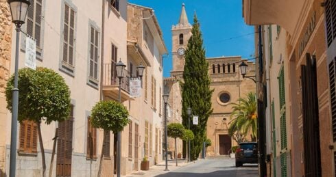 Brother finds 20-year-old brother fatally stabbed on doorstep in Mallorca’s Sant Llorenç
