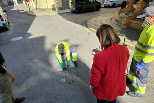 Costa Blanca city has sewers blasted with pesticide to stop cockroach explosion