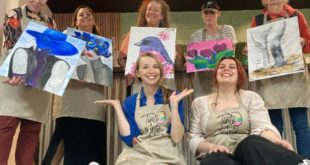 Try art and wine night in Estepona