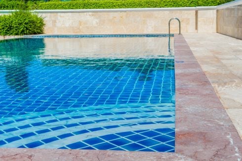 Tragedy in Marbella: Man, 60, dies after being electrocuted and falling into swimming pool 