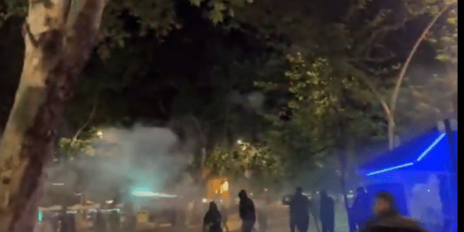 WATCH: FANS OF BETIS CLASH WITH FIORENTINA ULTRAS IN SEVILLA’S ALAMEDA DE HERCULES - CSN News
